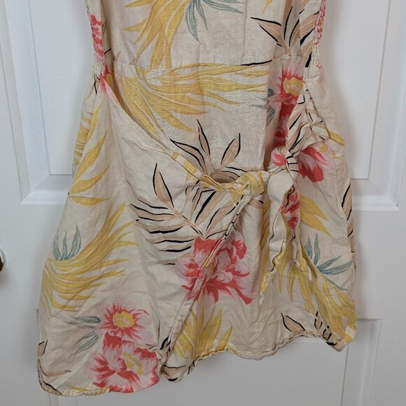 Billabong | Cream Tropical Floral Wrap Dress Size Small - Picture 3 of 9